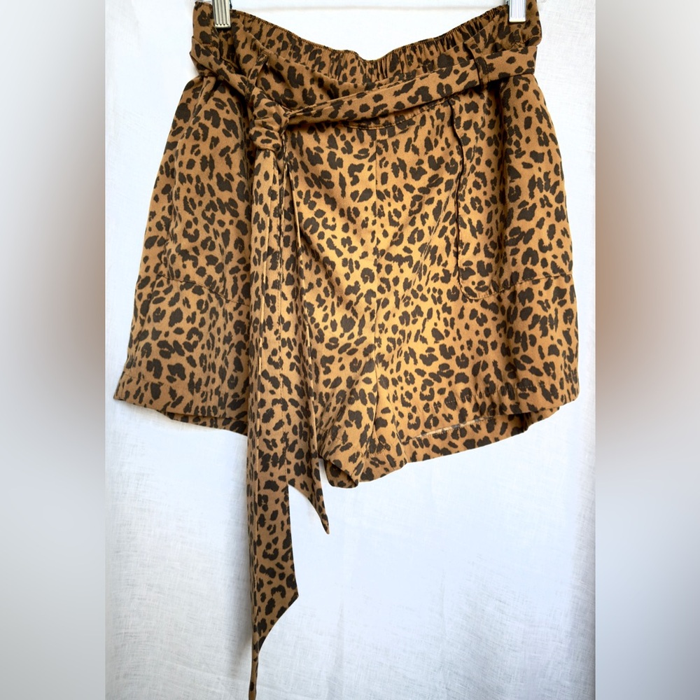 A New Day Women’s Belted Elastic Waist Shorts with Pockets, Large